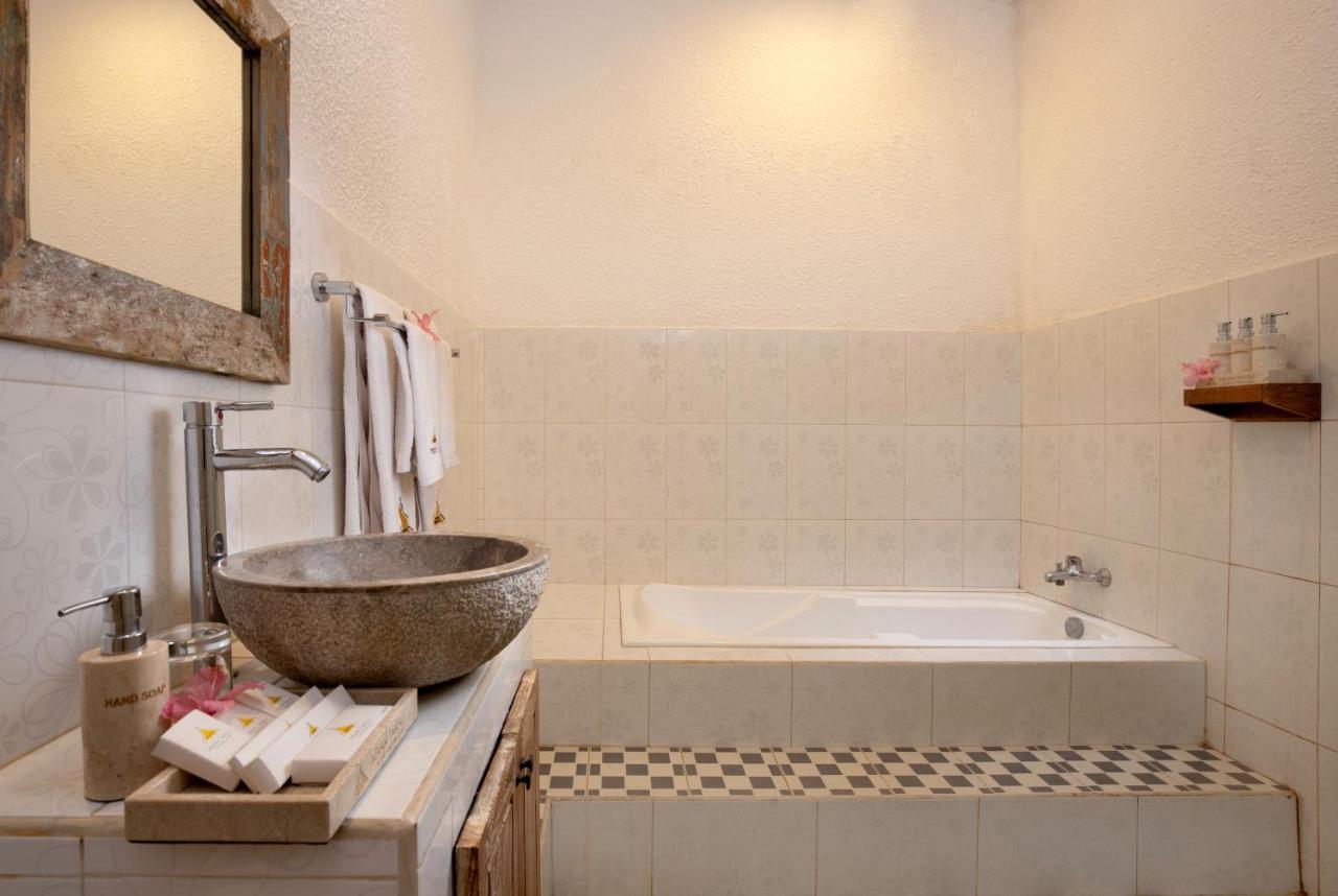 Abian Taksu Suite & Villas Тегалаланг Екстериор снимка